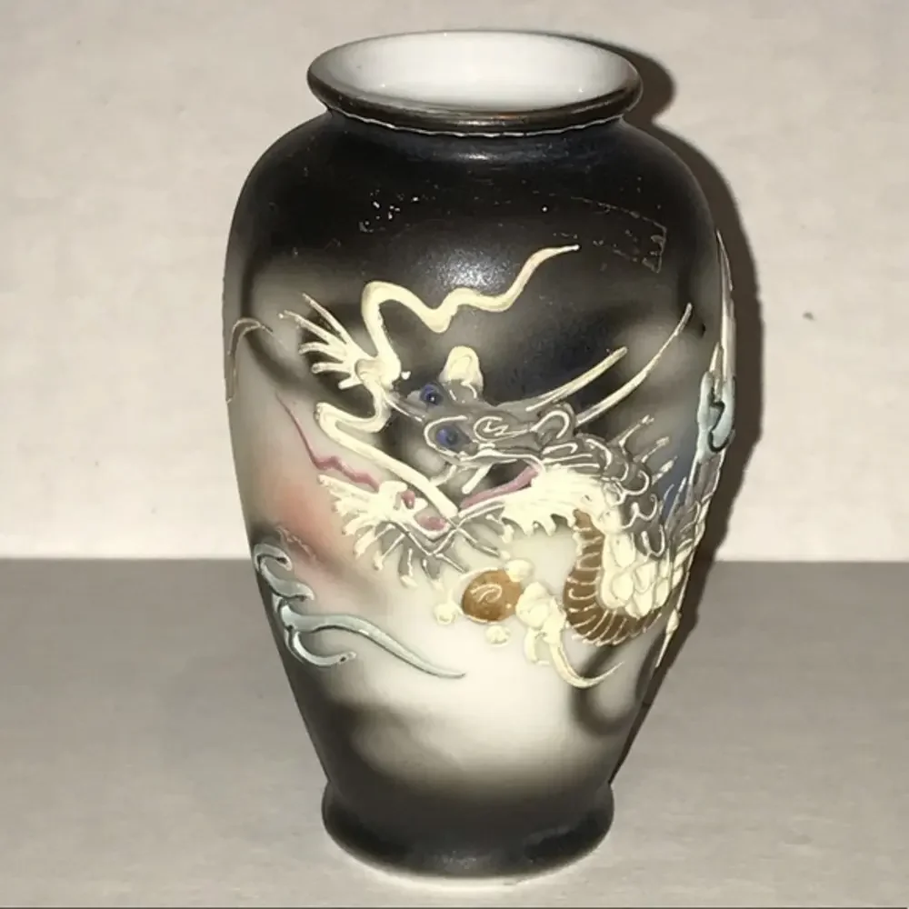 Small Vintage‎ Black Dragon Vase
